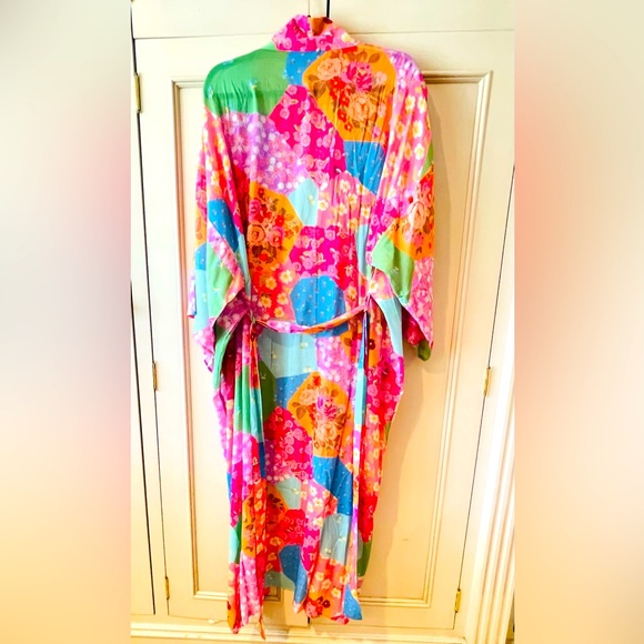 SPELL ..Freda Robe . NWT. Gorgeous Piece to add to your collection. Size S/M. - Picture 11 of 12